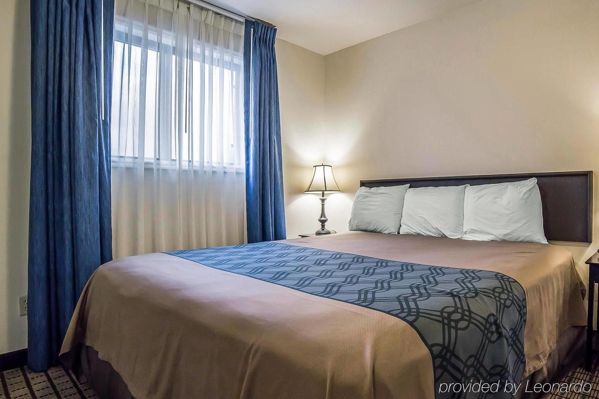 Econo Lodge Inn & Suites Logan Eksteriør bilde