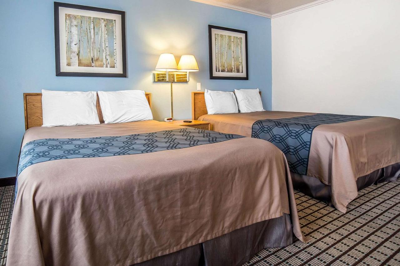 Econo Lodge Inn & Suites Logan Eksteriør bilde