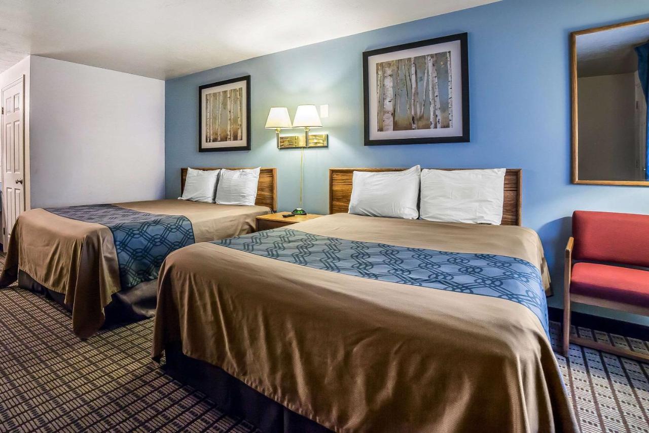 Econo Lodge Inn & Suites Logan Eksteriør bilde