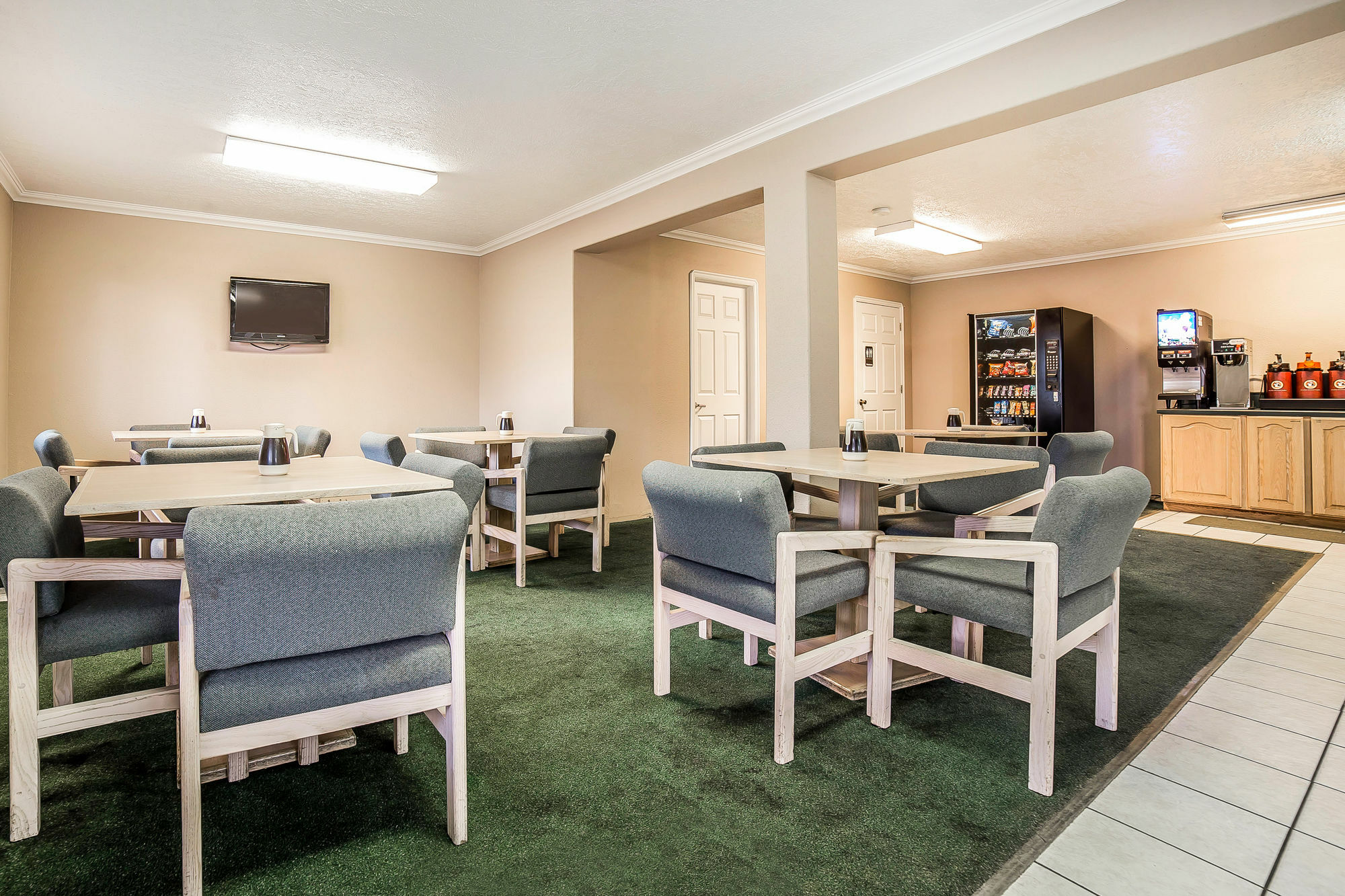 Econo Lodge Inn & Suites Logan Eksteriør bilde